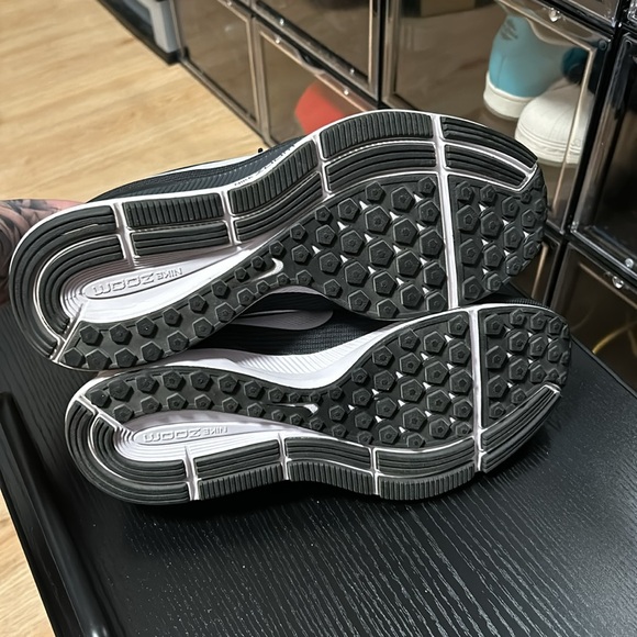 Nike Running shows US8 - Picture 4 of 4